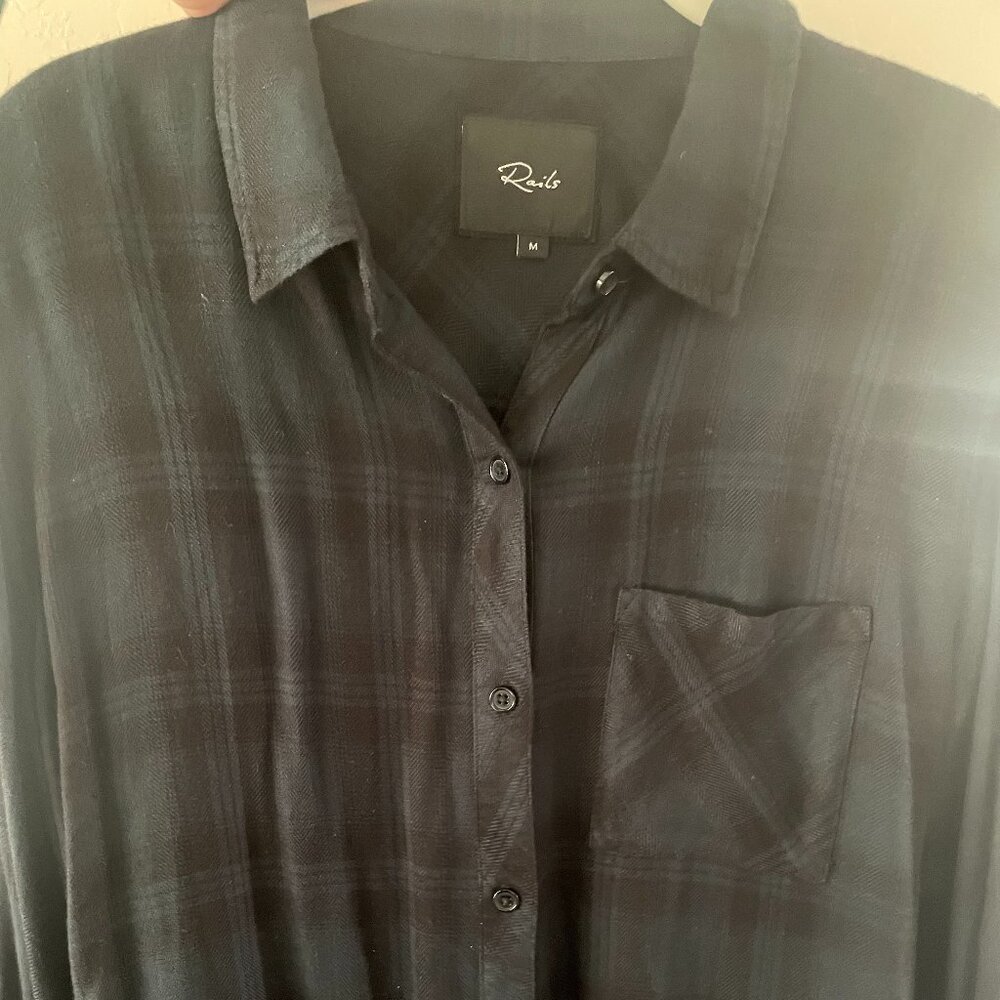 Womens Rails Flannel Button Down Top Size M. - image 1